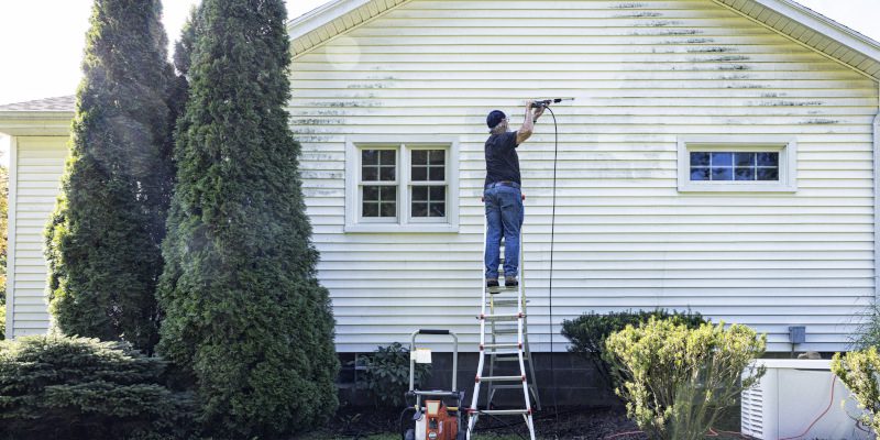 Siding Cleaning in Wasaga Beach, Ontario